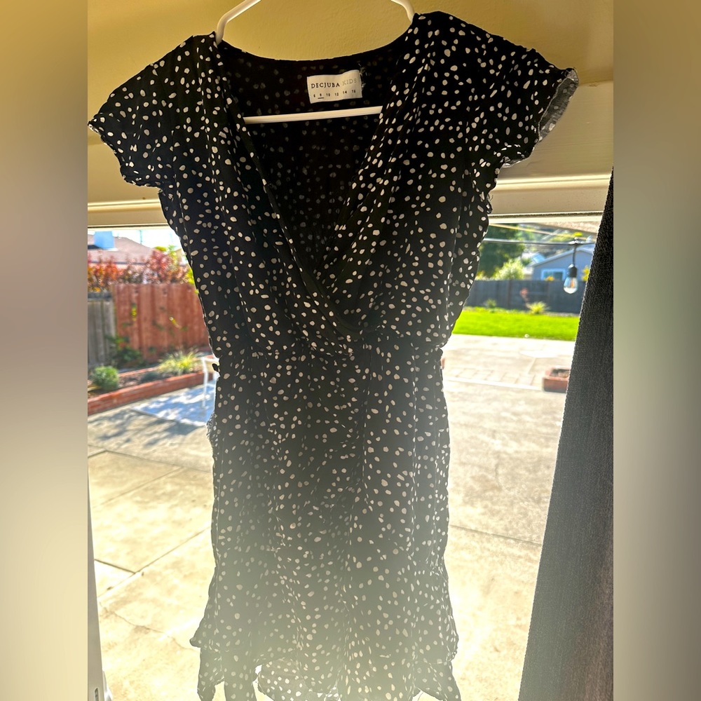 Girls Aus size 8 (xs) black and white spotted summer dress
